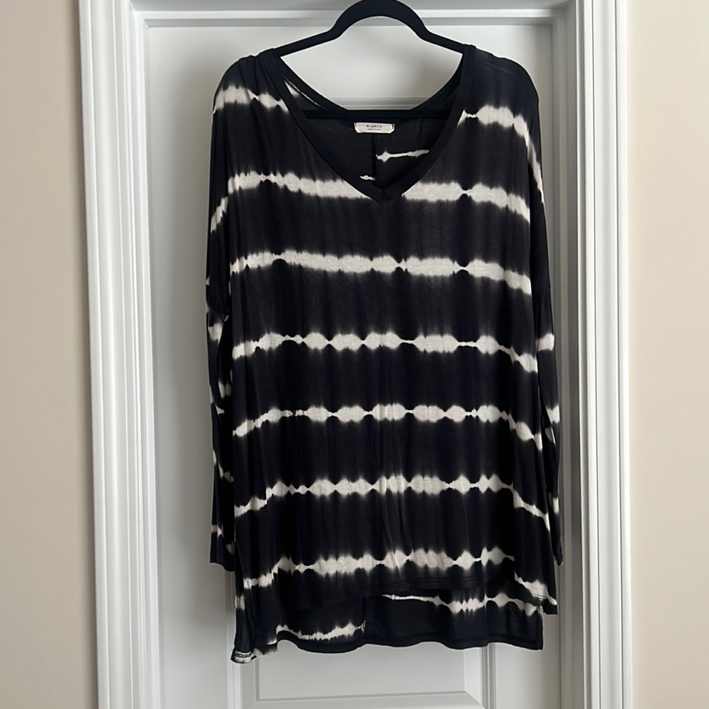 Black tie dye long sleeve shirt